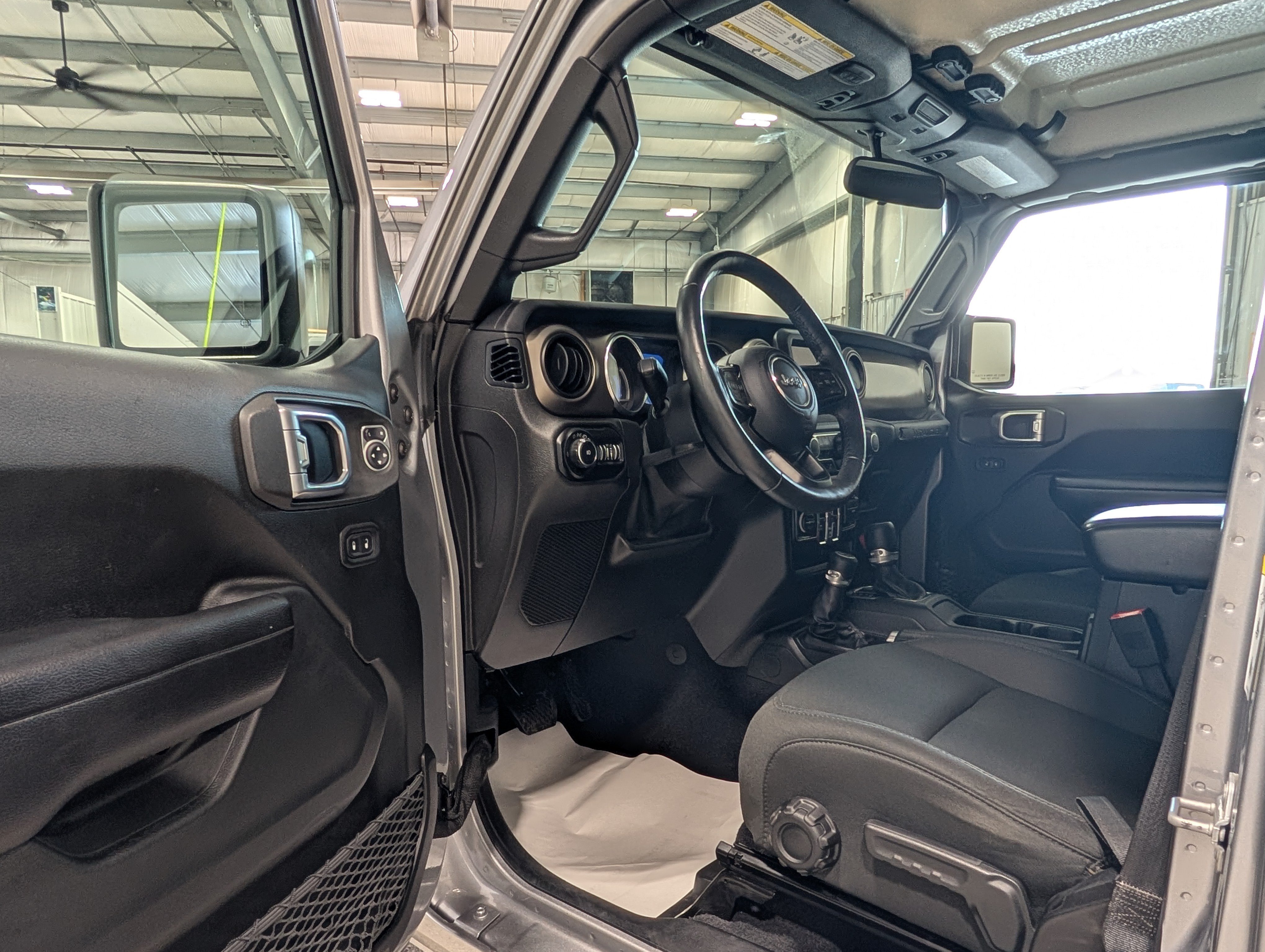 Used 2019 Jeep Wrangler Unlimited Sport S AWD/4WD image 11