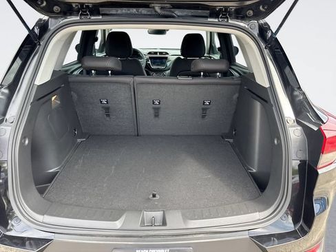 Used 2023 Chevrolet TrailBlazer LT w/ Convenience Package FWD image 24