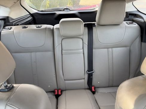 Used 2012 Ford Focus SEL image 25