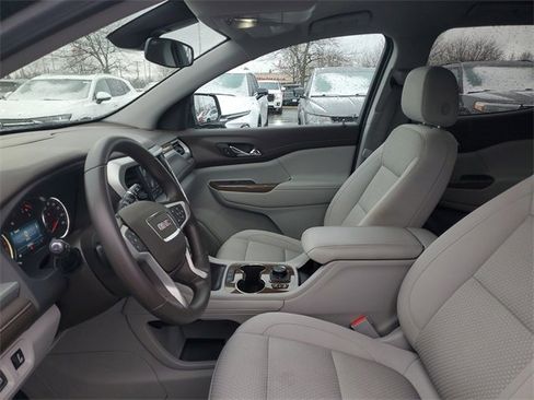 Certified 2023 GMC Acadia SLE w/ Driver Convenience Package image 19