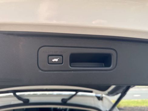 Used 2023 Honda Pilot Elite image 23