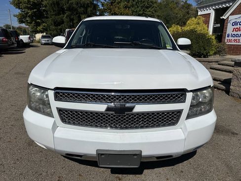 Used 2011 Chevrolet Tahoe LT w/ Luxury Package AWD/4WD image 12