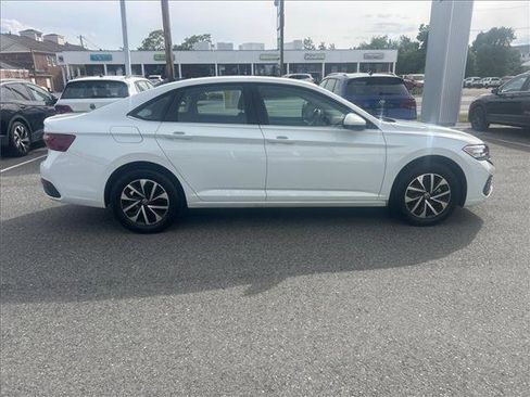 Used 2023 Volkswagen Jetta S FWD image 4