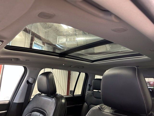 Used 2023 Jeep Grand Cherokee L Limited w/ Luxury Tech Group II AWD/4WD image 33