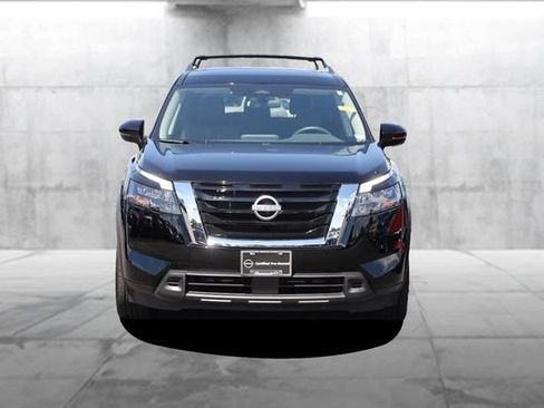 Certified 2025 Nissan Pathfinder SV FWD image 4