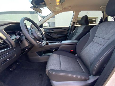 Used 2024 Nissan Rogue SV AWD/4WD image 10