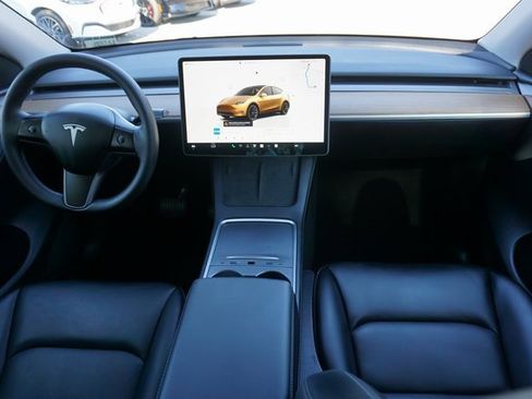 Used 2024 Tesla Model Y Long Range image 5