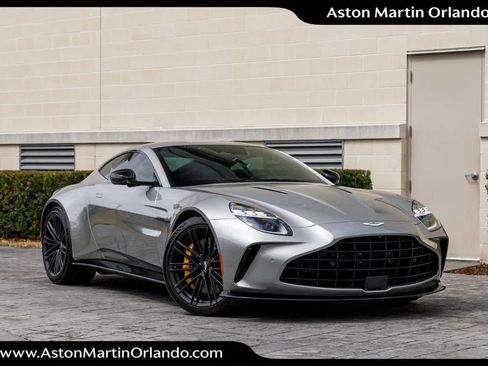 Used 2025 Aston Martin V8 Vantage Coupe image 28