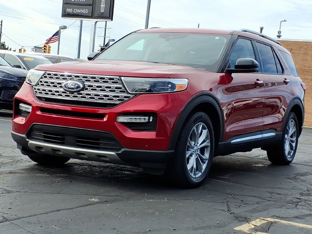 Used 2023 Ford Explorer Limited w/ Equipment Group 301A AWD/4WD image 3