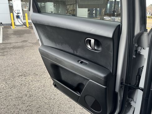 Used 2025 Hyundai Ioniq 5 SE image 32