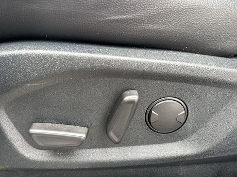 Used 2020 Ford Edge Titanium image 12