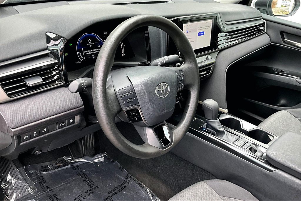 Used 2026 Toyota Camry LE FWD image 17