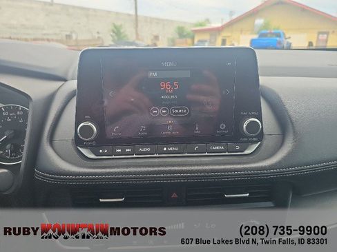 Used 2025 Nissan Rogue SV AWD/4WD image 19
