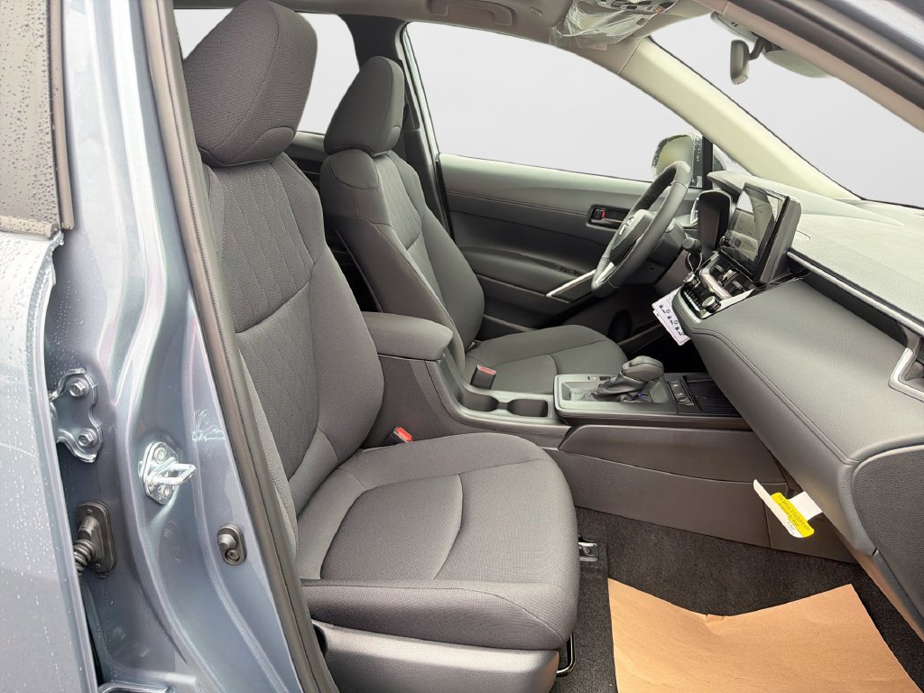 New 2026 Toyota Corolla Cross LE w/ Moonroof Package AWD/4WD image 32