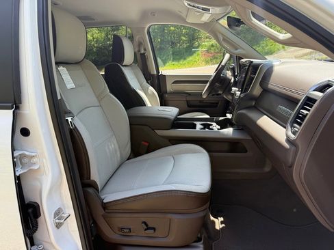 New 2025 RAM 2500 Laramie image 21