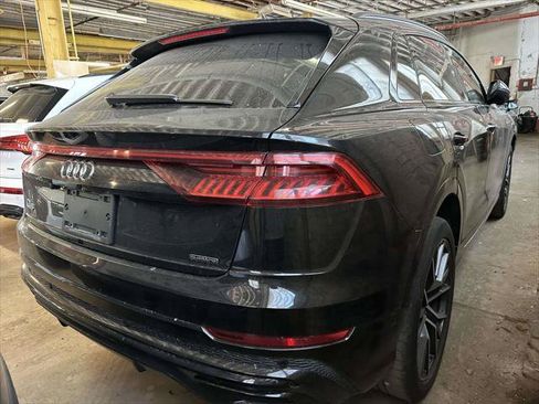 Used 2022 Audi Q8 Premium Plus w/ Premium Plus Package AWD/4WD image 4
