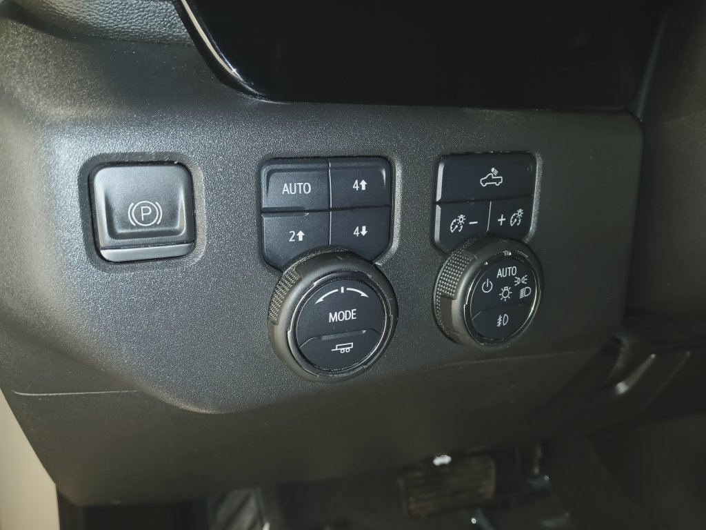 Used 2022 Chevrolet Silverado 1500 LT Trail Boss AWD/4WD image 16