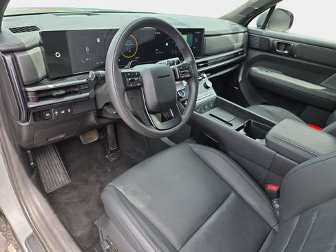 Used 2025 Hyundai Santa Fe Calligraphy AWD/4WD image 17