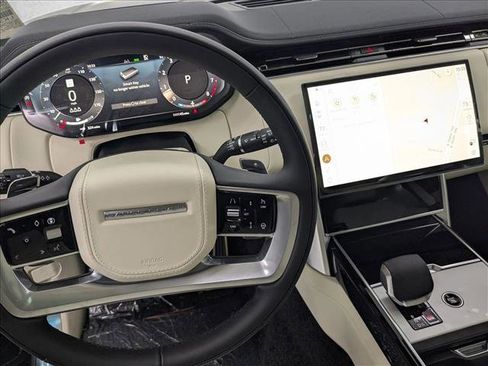 New 2026 Land Rover Range Rover SE image 9