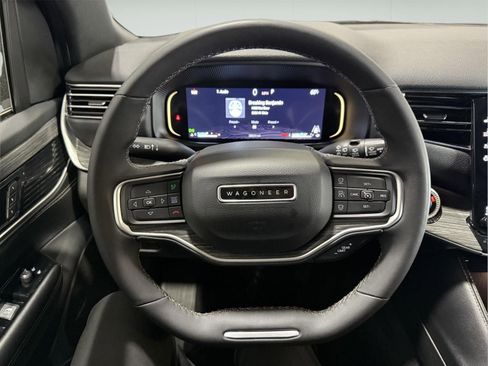 Used 2024 Jeep Wagoneer Series II w/ Flexible Seating Group image 22