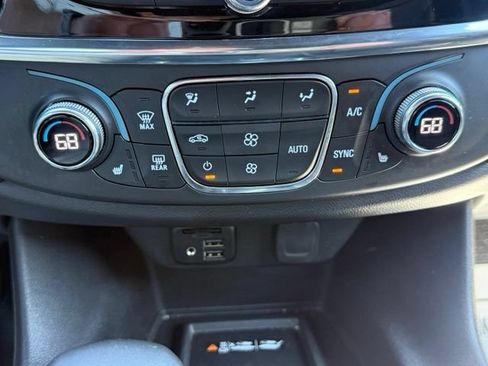 Used 2023 Chevrolet Traverse RS w/ LPO, Floor Liner Package AWD/4WD image 12