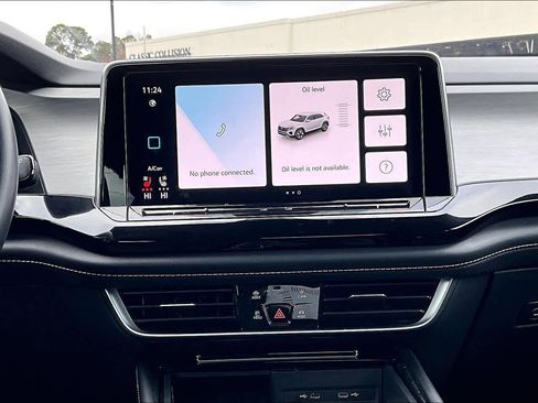 Used 2024 Volkswagen Atlas Cross Sport SE image 6