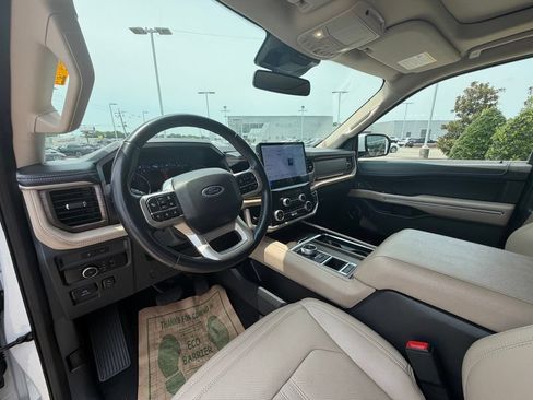 Used 2024 Ford Expedition Max Limited RWD image 11