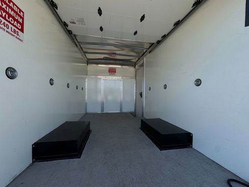 Used 2023 Ford Transit 350 DRW RWD image 20