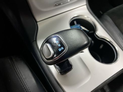 Used 2015 Jeep Grand Cherokee Altitude AWD/4WD image 18