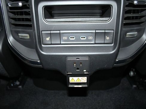 New 2026 RAM 1500 Laramie AWD/4WD image 42