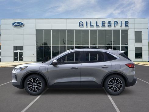 Certified 2024 Ford Escape SE image 3