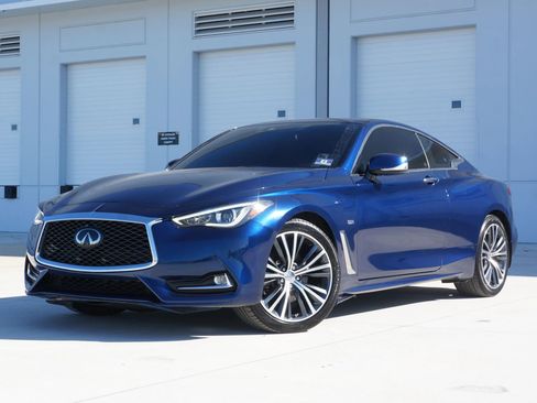 Used 2019 INFINITI Q60 3.0t Luxe w/ Essential Package image 5