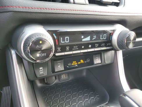 New 2025 Toyota RAV4 SE image 31