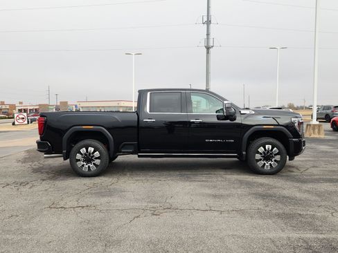 New 2026 GMC Sierra 2500 Denali w/ Denali Reserve Package image 7