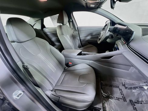 Used 2023 Hyundai Elantra SEL w/ Convenience Package FWD image 27