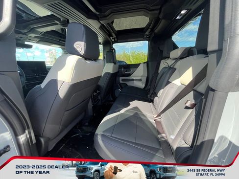 New 2026 GMC Hummer EV 4x4 Crew Cab image 12