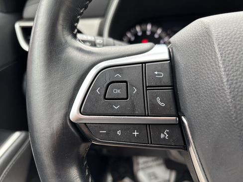 Used 2021 Toyota Highlander XLE AWD/4WD image 19