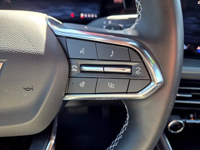 Used 2026 Chevrolet Traverse LT w/ Driver Confidence Package FWD image 33