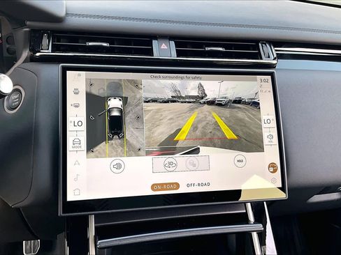 Used 2026 Land Rover Range Rover Velar Dynamic SE image 24