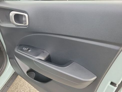 New 2026 Hyundai Venue SE image 18