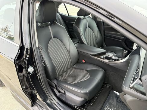 Used 2022 Toyota Camry SE image 20