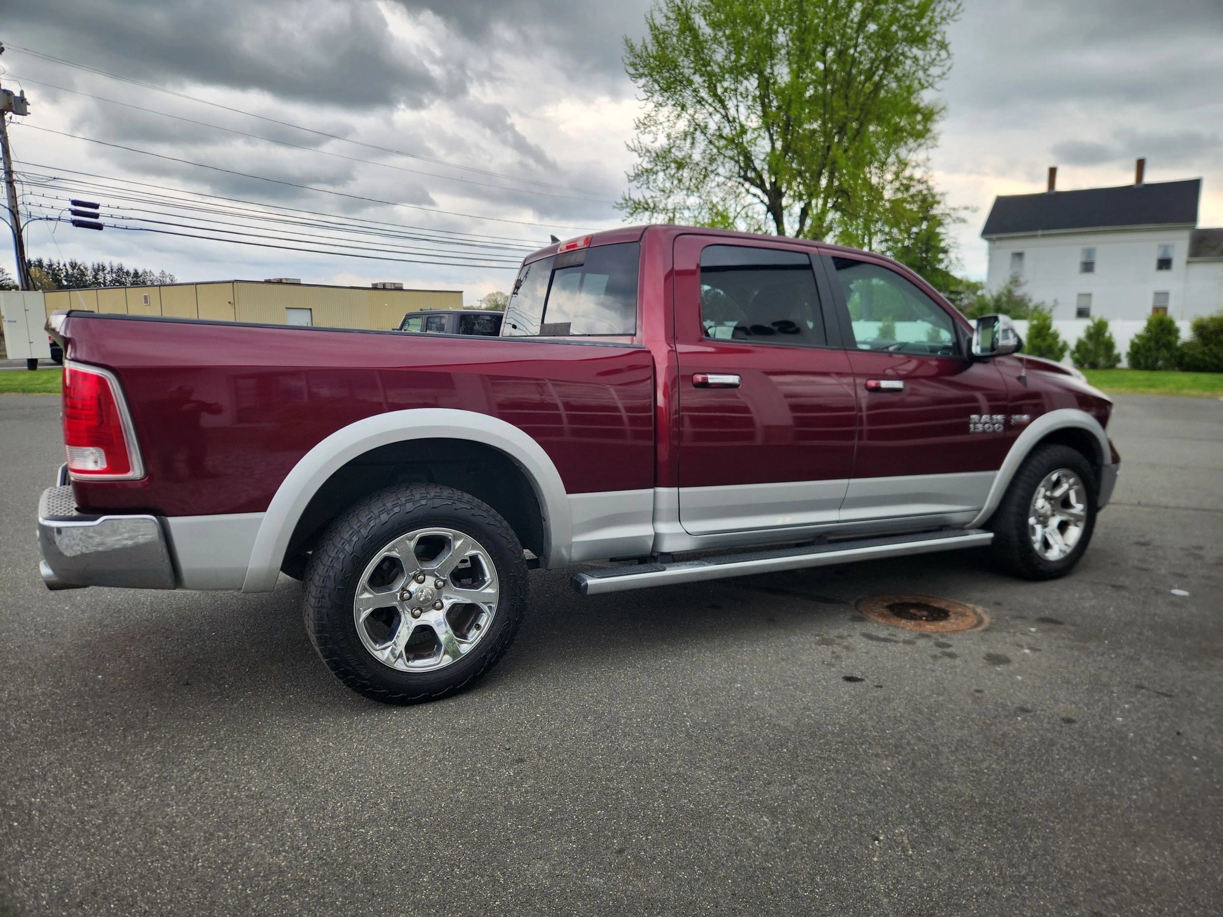 Used 2017 RAM 1500 Laramie w/ Convenience Group AWD/4WD image 4