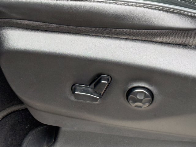 Used 2019 Chrysler Pacifica Limited FWD image 7