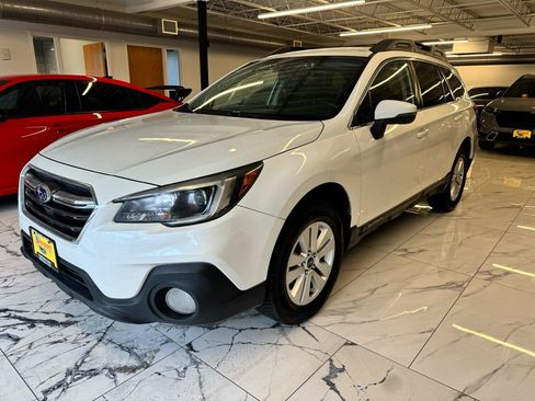 Used 2019 Subaru Outback 2.5i Premium AWD/4WD image 3
