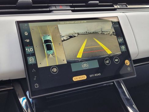 Used 2024 Land Rover Range Rover Sport SE image 23