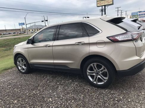 Used 2017 Ford Edge Titanium FWD image 2