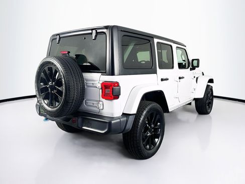 Used 2023 Jeep Wrangler Unlimited Sahara AWD/4WD image 9