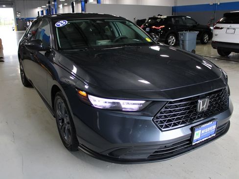 Used 2023 Honda Accord EX image 3