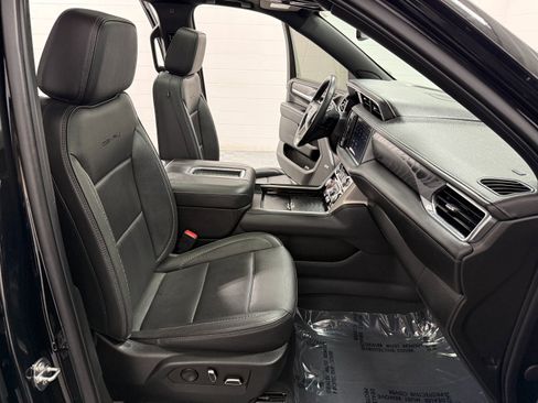 Used 2022 GMC Yukon XL Denali AWD/4WD image 19