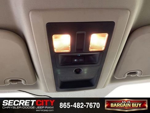 Used 2009 Dodge Ram 1500 Truck SLT image 18